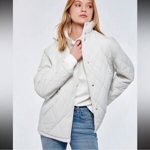 Columbia Sunrise View Quilted Pearl White Button Closure
Collar Jacket Women XXL